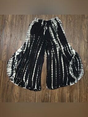 Chantique Hawaii Black Cream Tie Dye Palazzo Pants Side Slit S/M